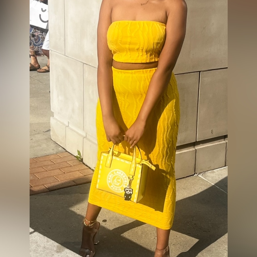 Yellow set